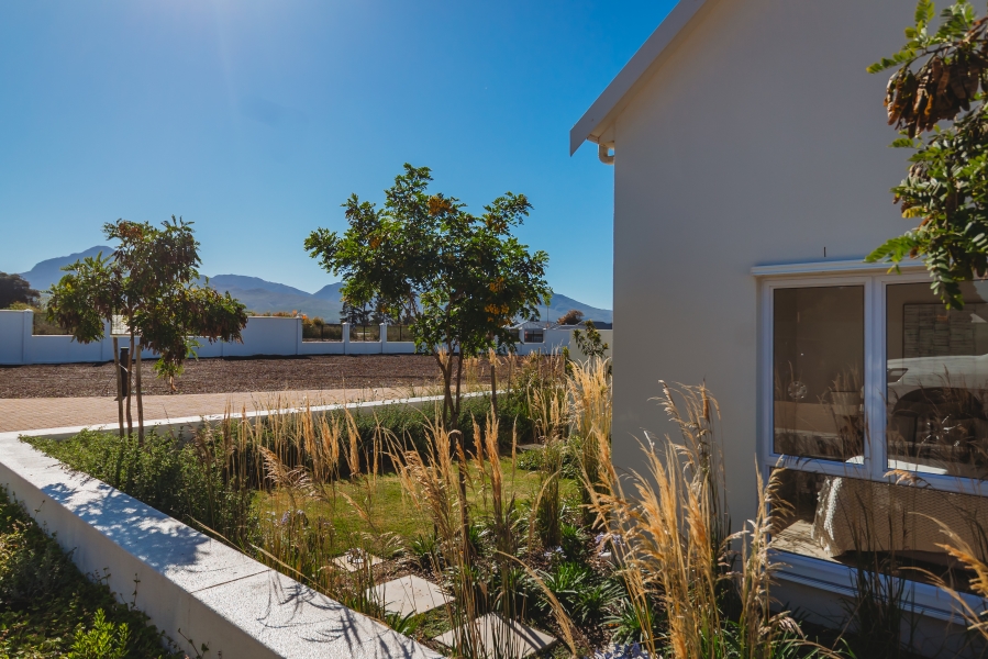3 Bedroom Property for Sale in Kraaibosch Western Cape